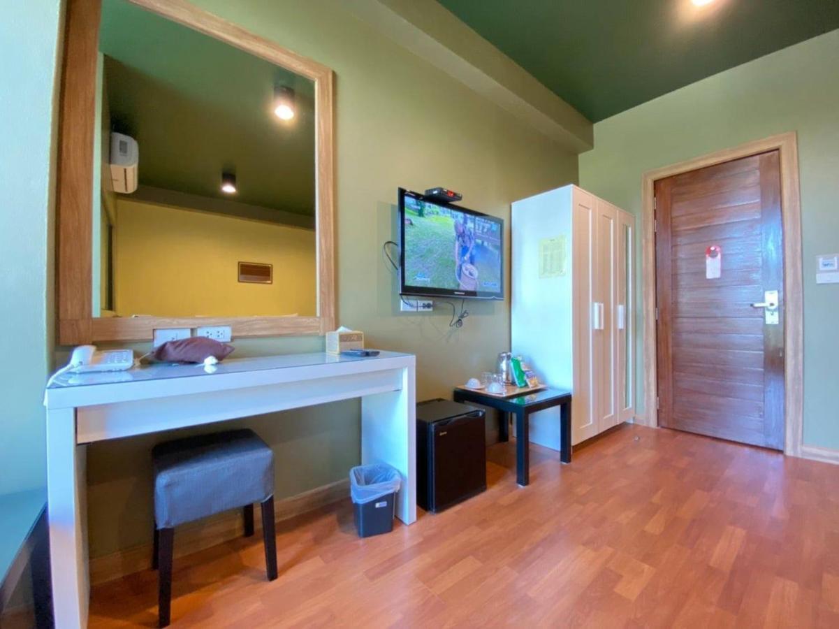 Work Den Chiangrai Hotel Chiang Rai Exterior photo